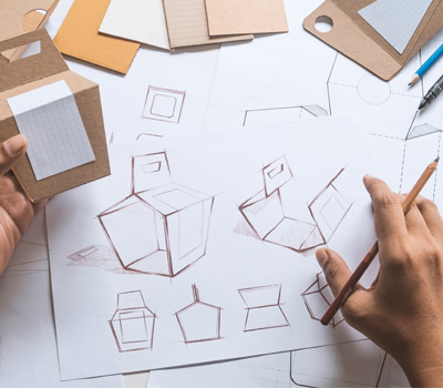 Individuelle Verpackungen aus Folie, Pappe und Papier